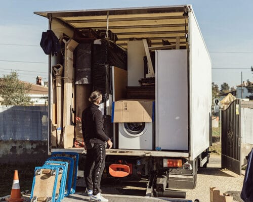 Evden Eve Nakliyat Fiyatları 2025: Taşınmadan Önce Bilmeniz Gerekenler